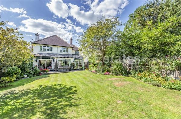 Copthall Drive/Holmdene Avenue, Mill Hill